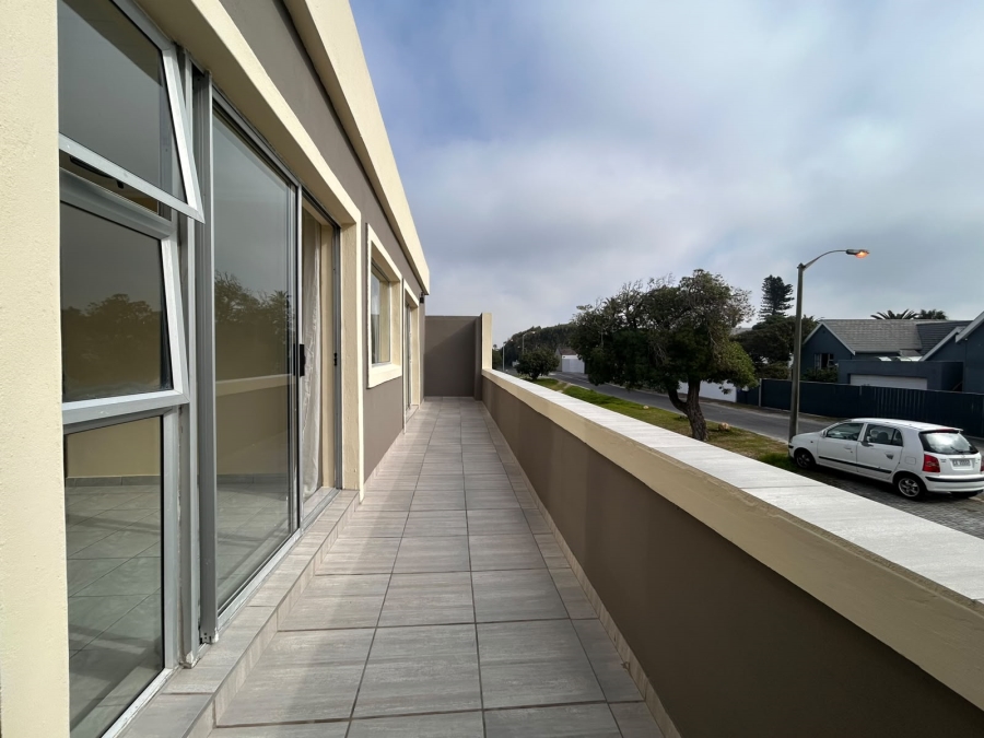 To Let 2 Bedroom Property for Rent in Zeekoevlei Western Cape